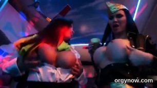 Kissable Models Blow Penis And Enjoy Shagging And Gangbang