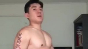 huge asian dick shown on cam (1'34'')