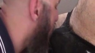 Black slipsucking