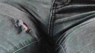Kavlas se leoforio ( bulge hot man in bus )