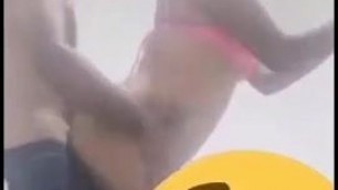 Mayate casado cojiendo con travesti