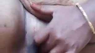 Indian mature Milf fingering herself