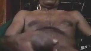Sri Lankan daddy showing his dick with shake