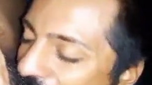 Gay mamando la verga de amigo mayate