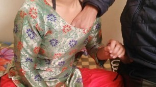 Indu Chachi Ke Saath Bhateeje Ka affair, Shopping ke bahaane choot marvaane aati hai chachi, chacha ke saath cheating