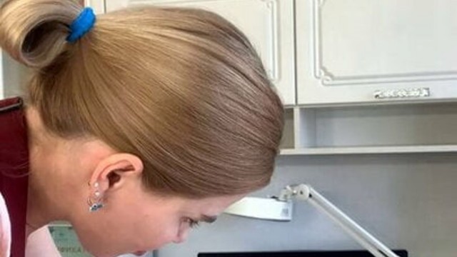 SugarNadya waxes the cock a of a chatty customer