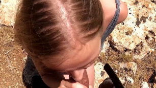 Teen im Urlaub auf dem Fels am Meer gefickt
