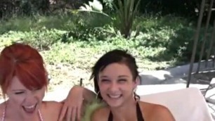 Lesbo teen licks out amateur pussy