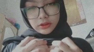 Malay slut strikes again
