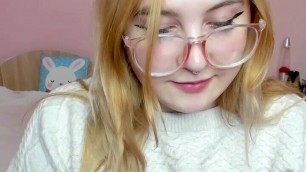 fat girl with dildo masturbates to orgasm and sucks