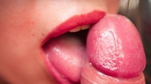 Sensual blowjob from an Asian – close-up