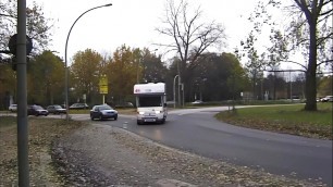 Junge Latina steigt beim Trampen in Wohnmobil und wird von zwei typen richtig durchgefickt