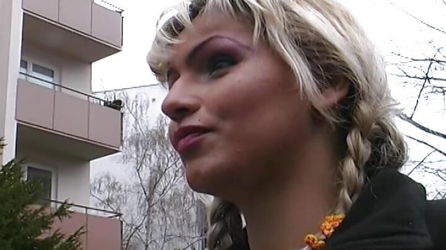 Two amazing-looking German babes pleasing each others pussies